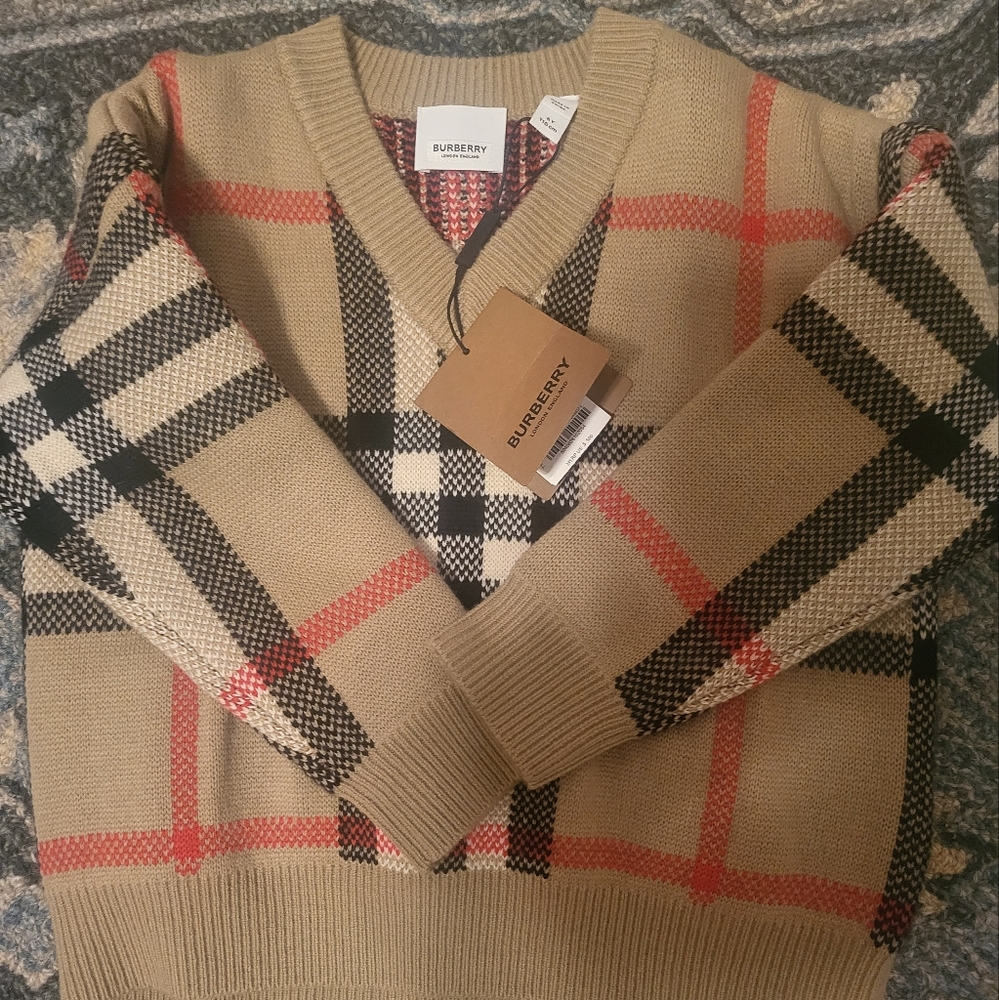 Burberry Sweater - Picture 2 of 3